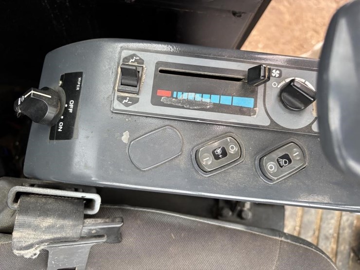 2023-caterpillar-305.5e2-image-38