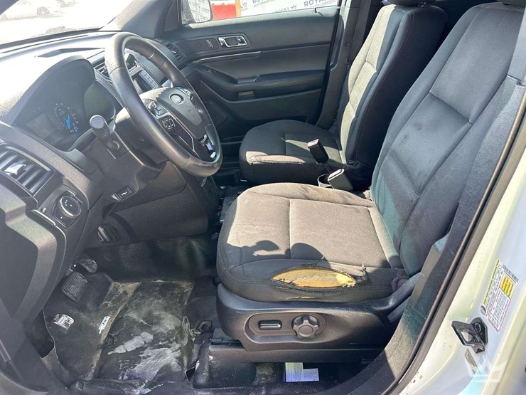 2016-ford-explorer-awd-suv-image-12