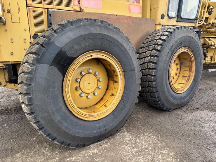 2006-caterpillar-143h-image-27