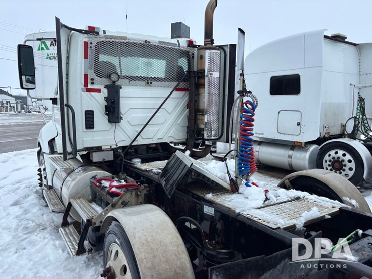 2012-international-prostar-image-35