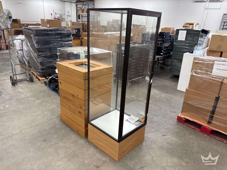 two-display-cabinets-image-3