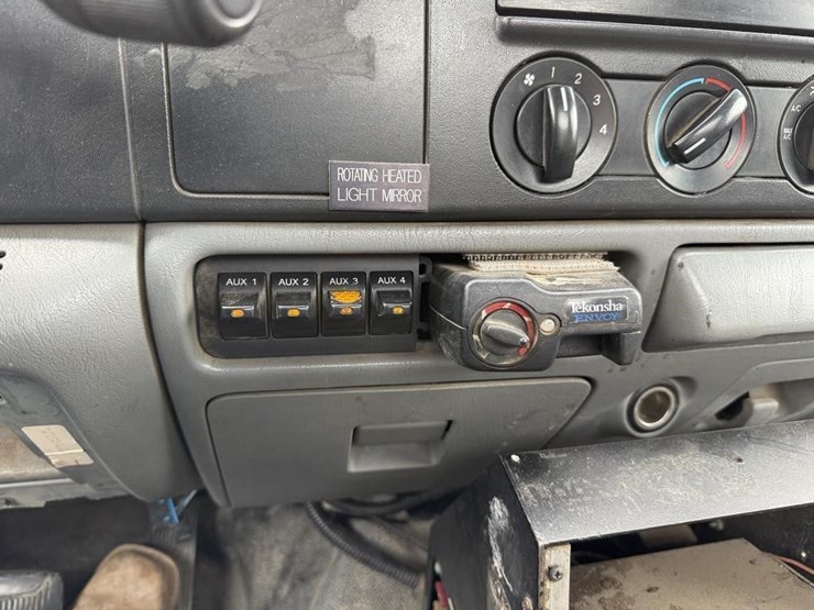 2006-ford-f450-image-16