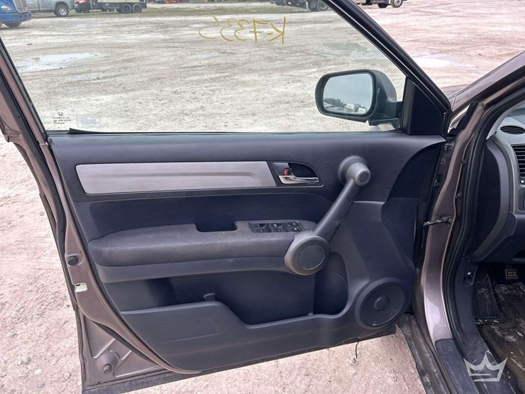 2010-honda-cr-v-suv-image-13