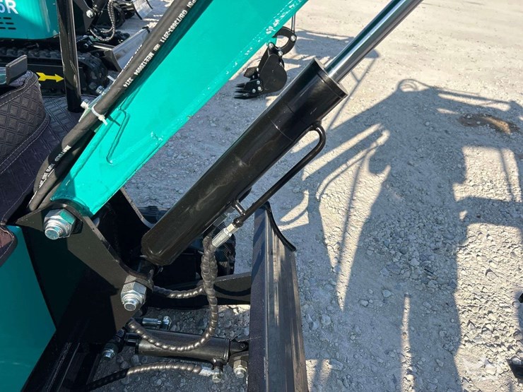 unused-2025-cfg-industrial-h15r-mini-excavator-image-11