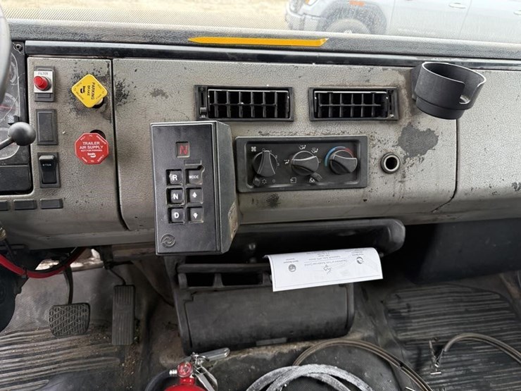 2001-caterpillar-3126-image-17