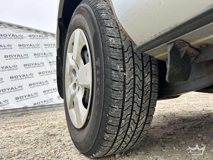 2014-nissan-rgue-suv-image-27