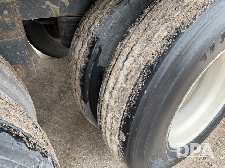 2016-timpte-grain-trailer-image-64