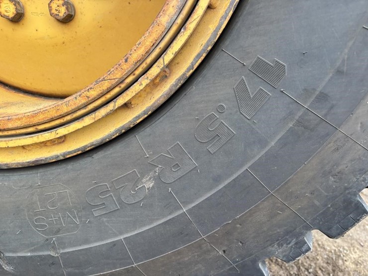 2006-caterpillar-143h-image-29