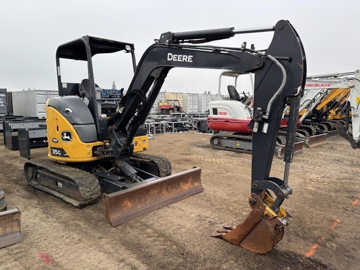 2022-deere-35g-image-2