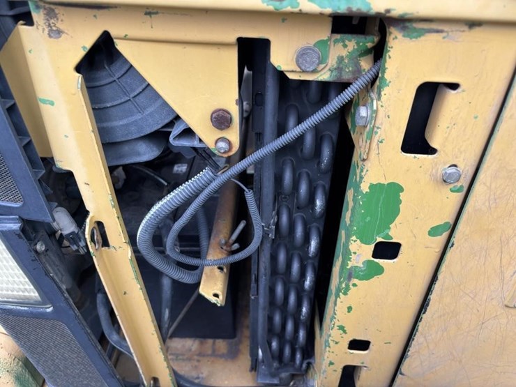 john-deere-6410-image-34