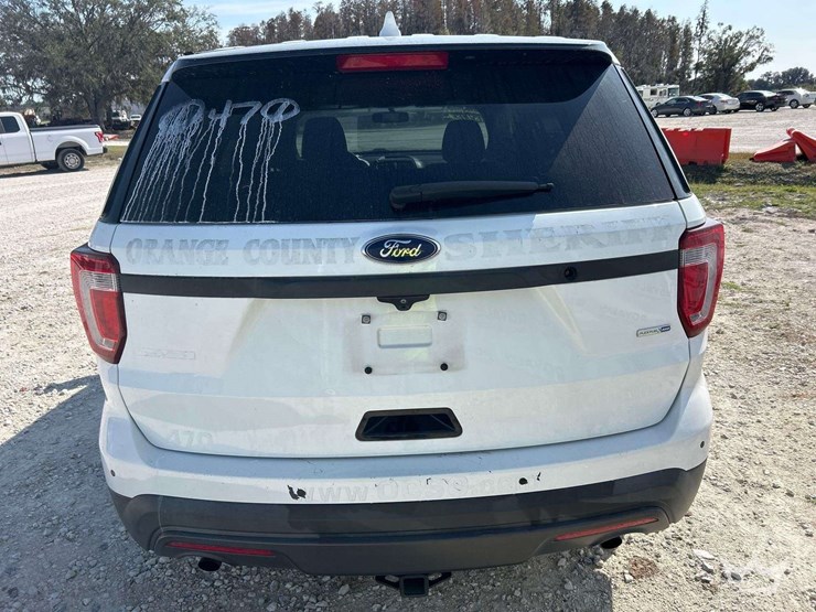 2016-ford-explorer-awd-suv-image-26