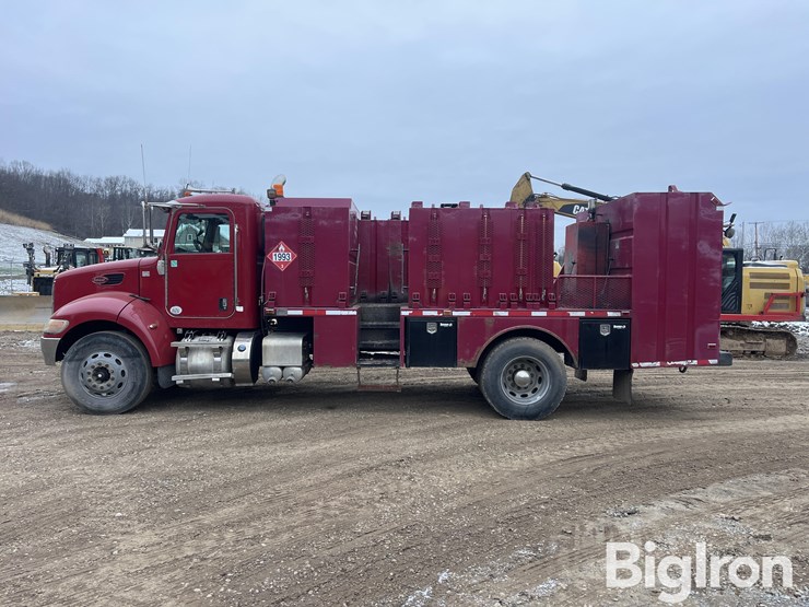 2012-peterbilt-pb337-s/a-lube-&-fuel-truck-image-8