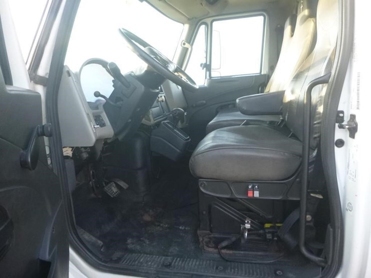 2014-international-durastar-4300-image-12