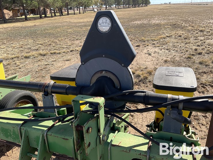 john-deere-7300-image-10