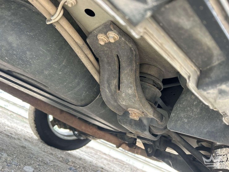 2016-ford-explorer-4wd-xlt-suv-image-21