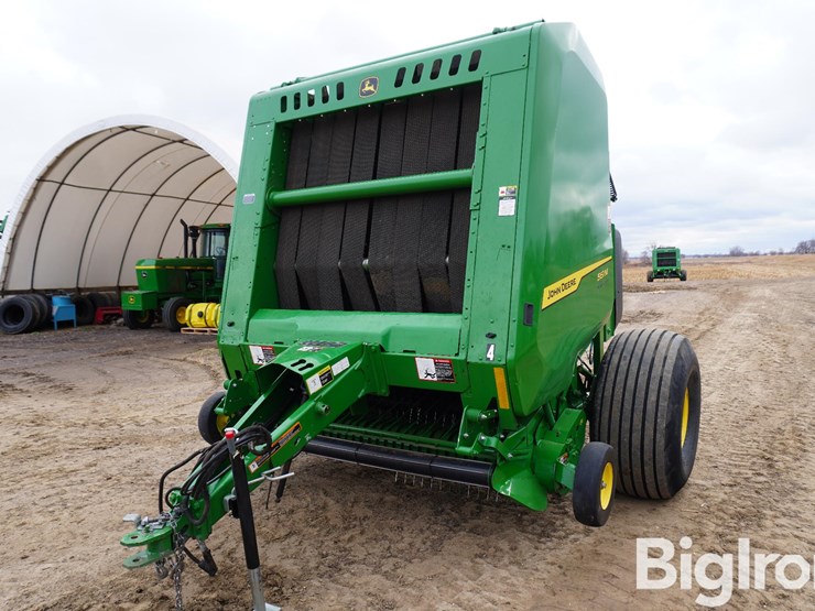 2024-john-deere-561m-image-1