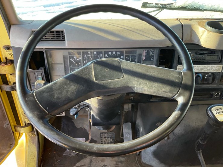 international-4900-image-71