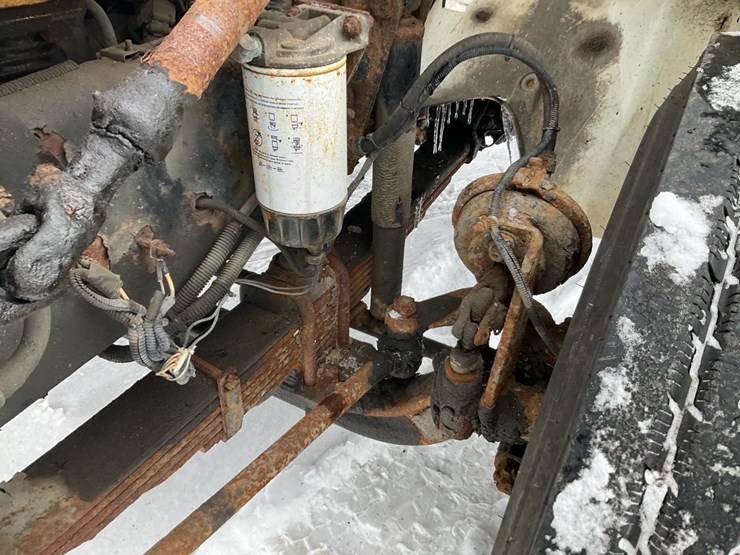 2000-freightliner-fl70-image-78