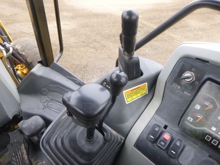 2021-caterpillar-415-il-image-30