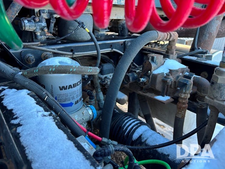 international-prostar-image-29