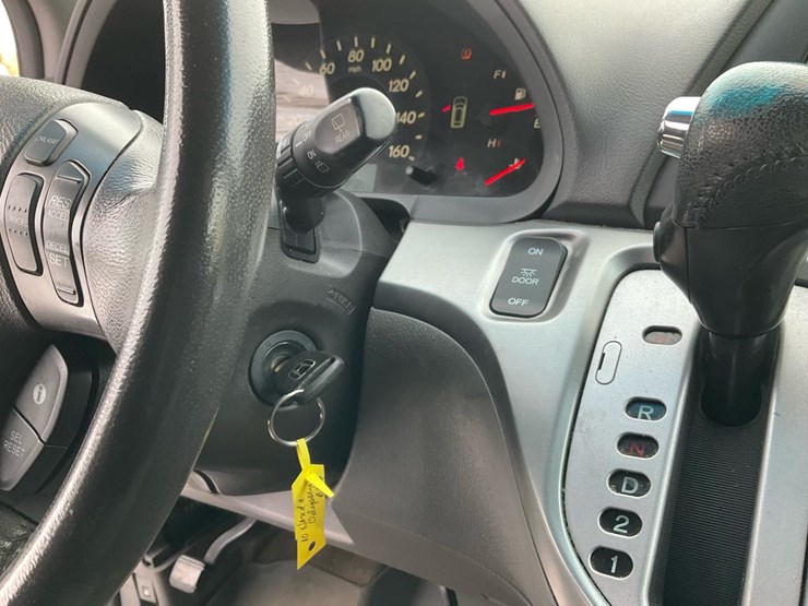 2010-honda-odyssey-touring-image-57