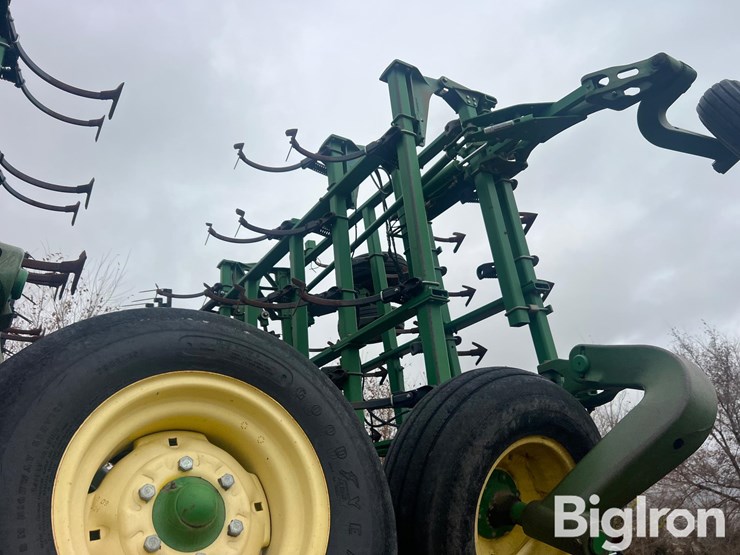 john-deere-2210-image-20