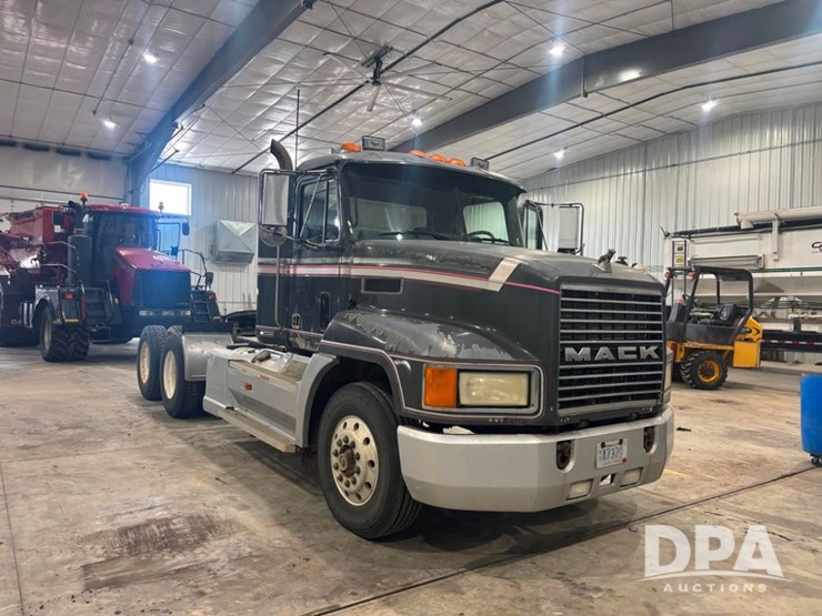 1993-mack-ch613-image-1