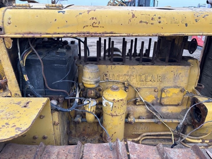 caterpillar-d2-image-16