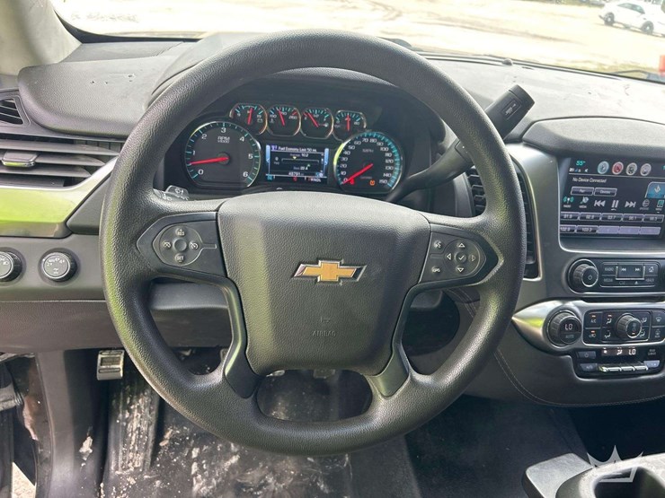 2019-chevrolet-tahoe-4x4-suv-image-11