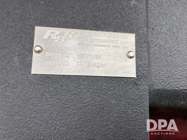 2018-case-ih-810-image-97