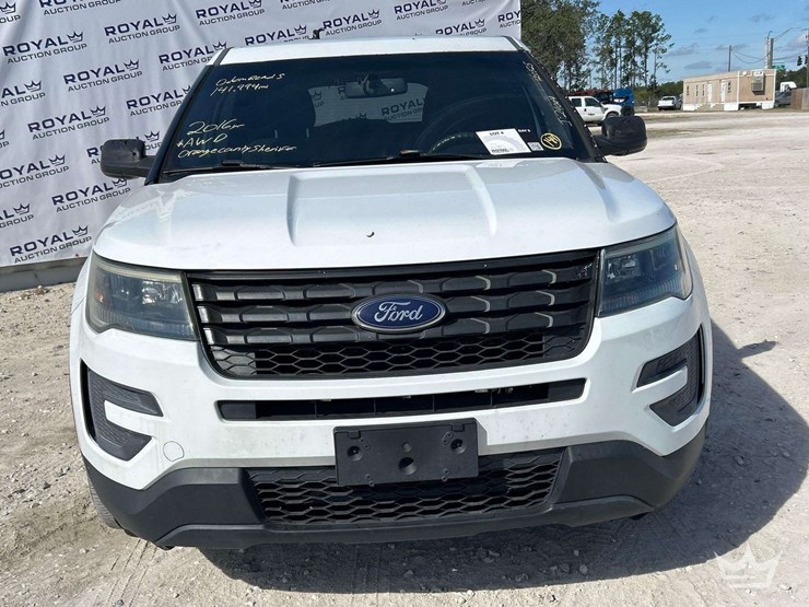 2016-ford-explorer-awd-suv-image-24