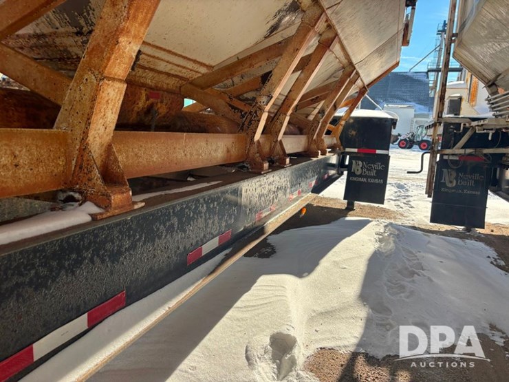 2007-neville-trailer-image-30