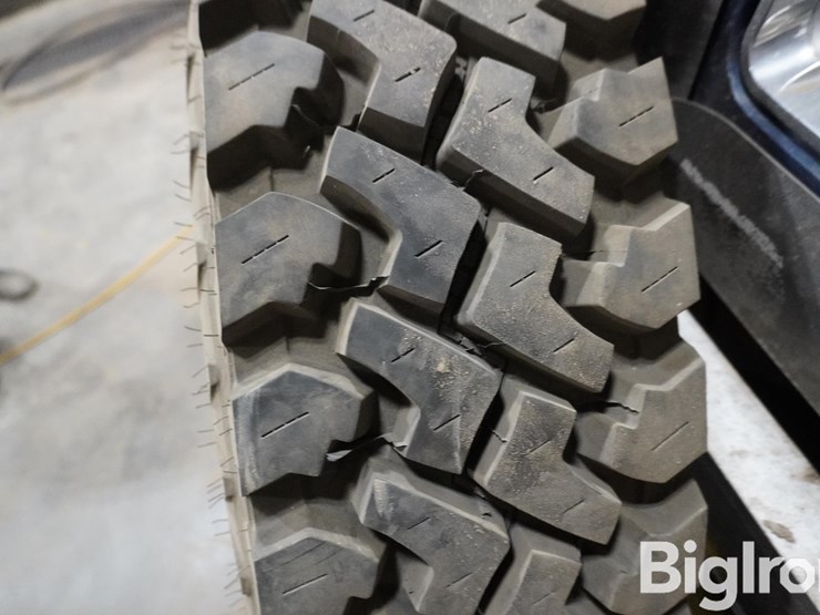 11r24.5-goodyear-tires-w/rims-image-7