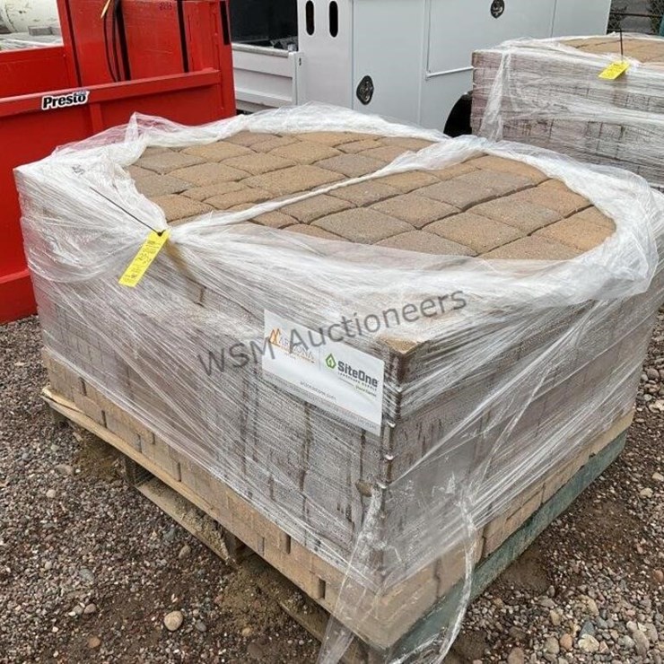 PALLET OF STONE PAVERS