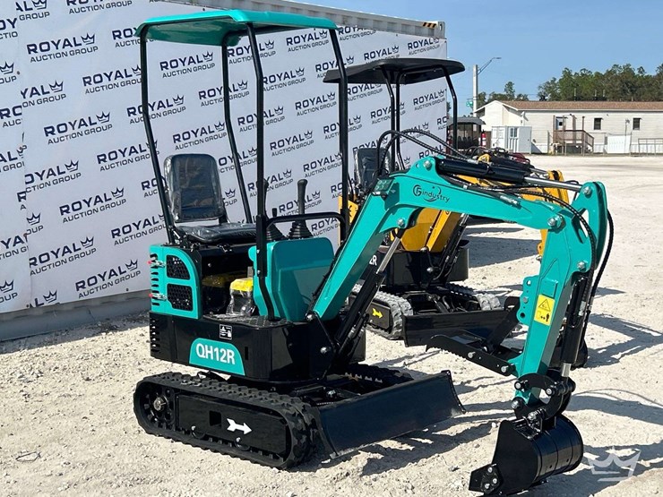 unused-2025-cfg-industrial-qh12r-mini-excavator-image-2