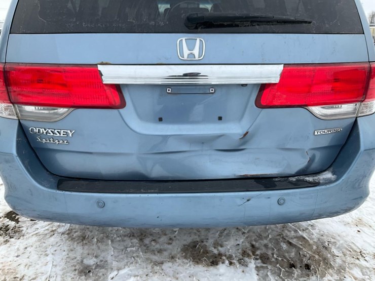 2010-honda-odyssey-touring-image-25