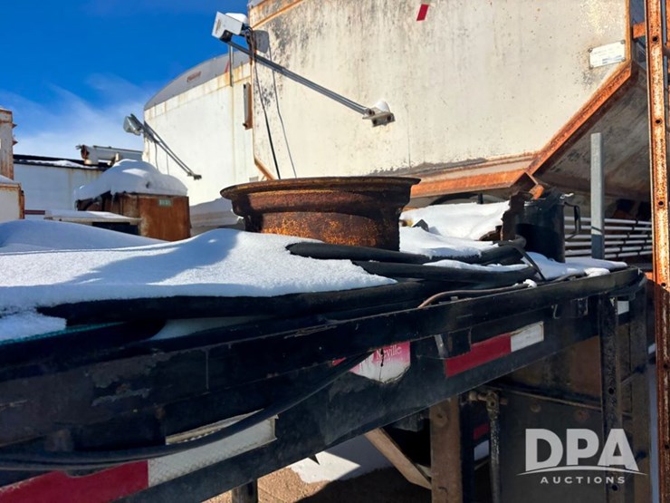 2007-neville-trailer-image-19