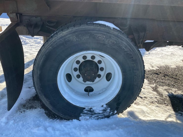 international-4900-image-38