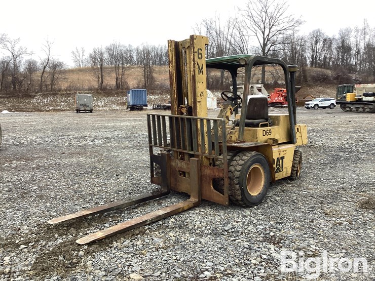 caterpillar-v80d-image-1