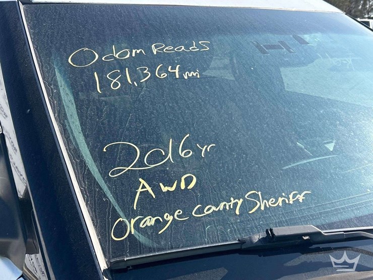 2016-ford-explorer-awd-suv-image-25