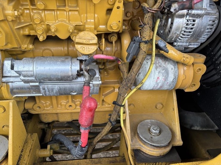 2023-caterpillar-305.5e2-image-55