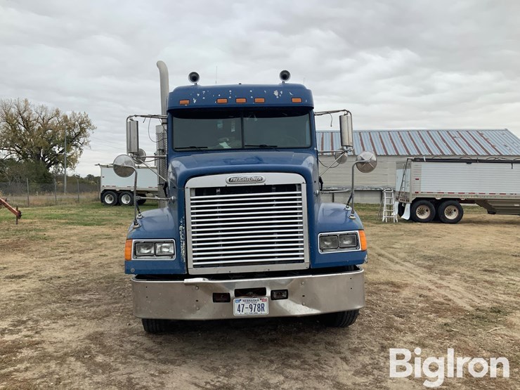 1999-freightliner-fld112-image-2