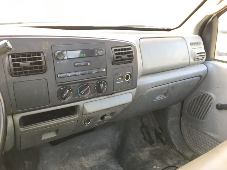 2005-ford-f350-xl-image-7