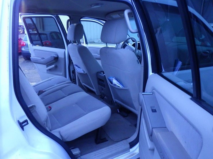 ford-explorer-image-8