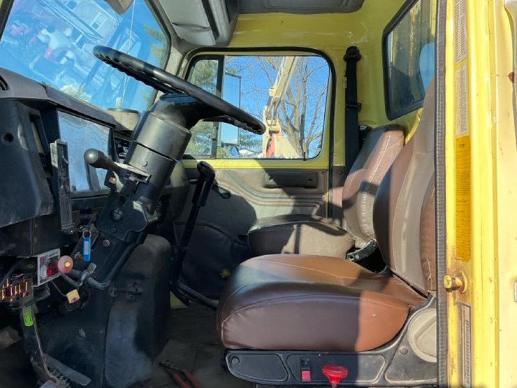 international-4900-image-68