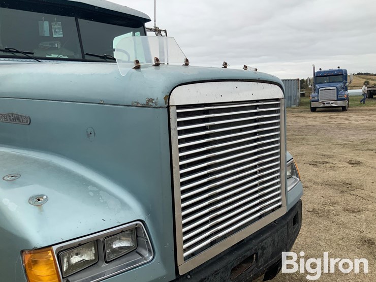 1992-freightliner-fld120-image-17