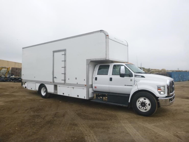 2016-ford-f650-xlt-image-2