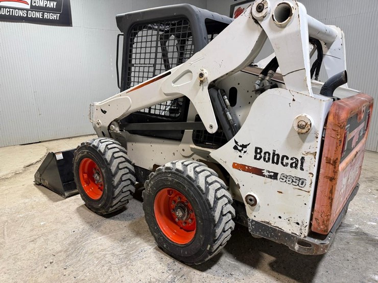 2015-bobcat-s650-image-3