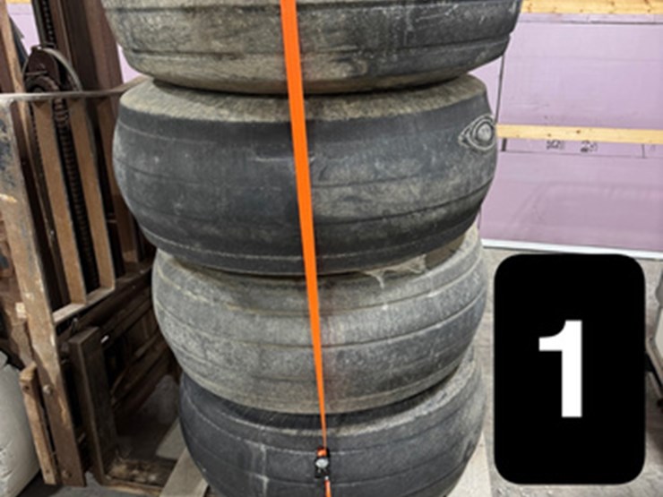 implement-tires-(lt1471,-unit-1)-image-1