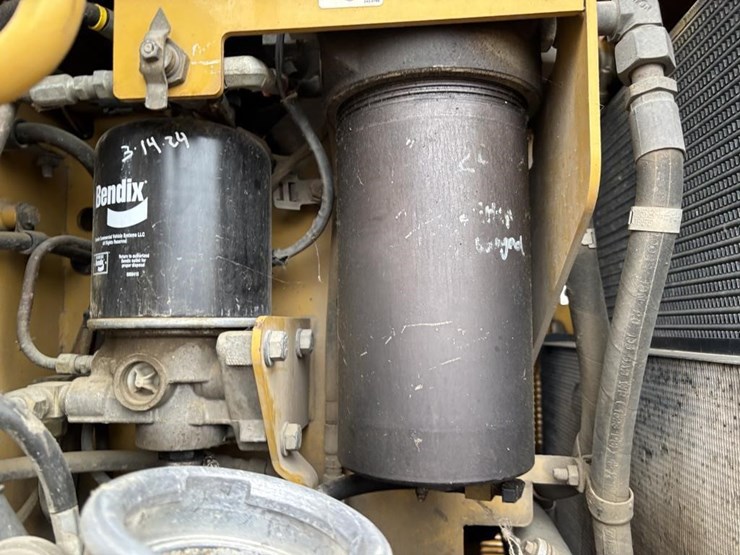 2006-caterpillar-143h-image-59